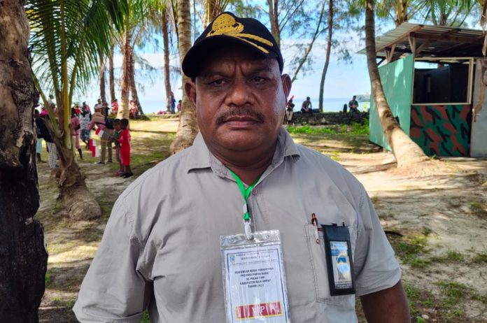 kepala dinas pariwisata papau barat